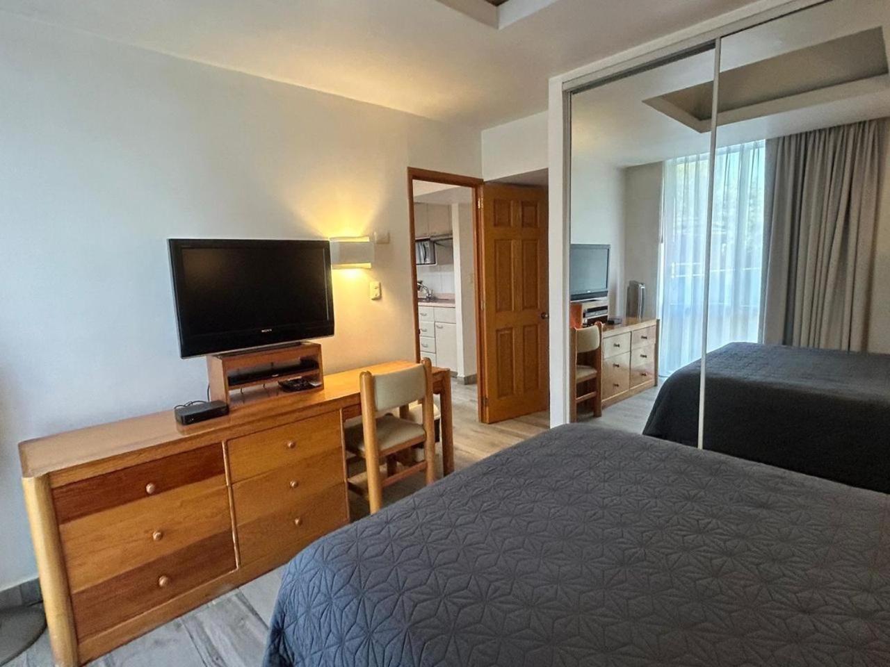 Suites Arquimedes 33 — Photos 1